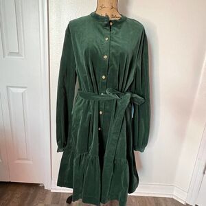 Elegant Green Button-Up Dress